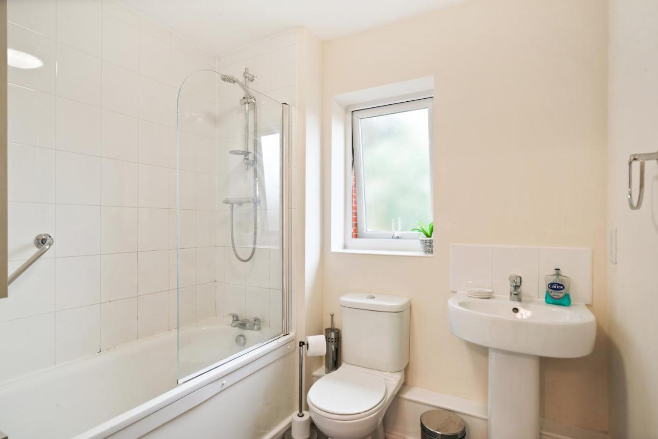 Peaceful 2Br Flat With Historic Bottle Kilns View & Free Parking Located Near City Centre Stoke-on-Trent Екстер'єр фото